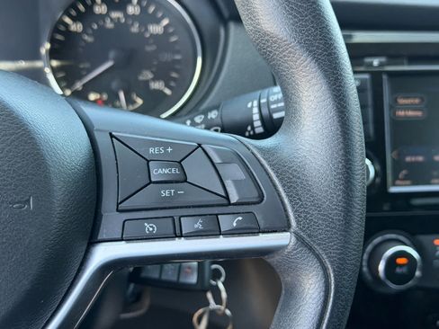 Used 2018 Nissan Rogue S FWD image 11