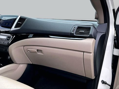 Used 2016 Honda Pilot Touring image 19