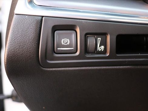 Used 2019 Cadillac XT5 Luxury image 16