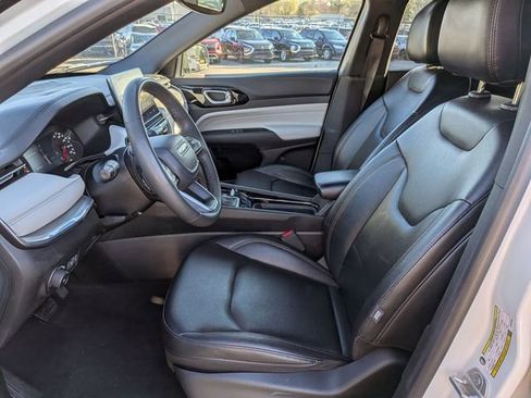 Used 2024 Jeep Compass Limited image 14