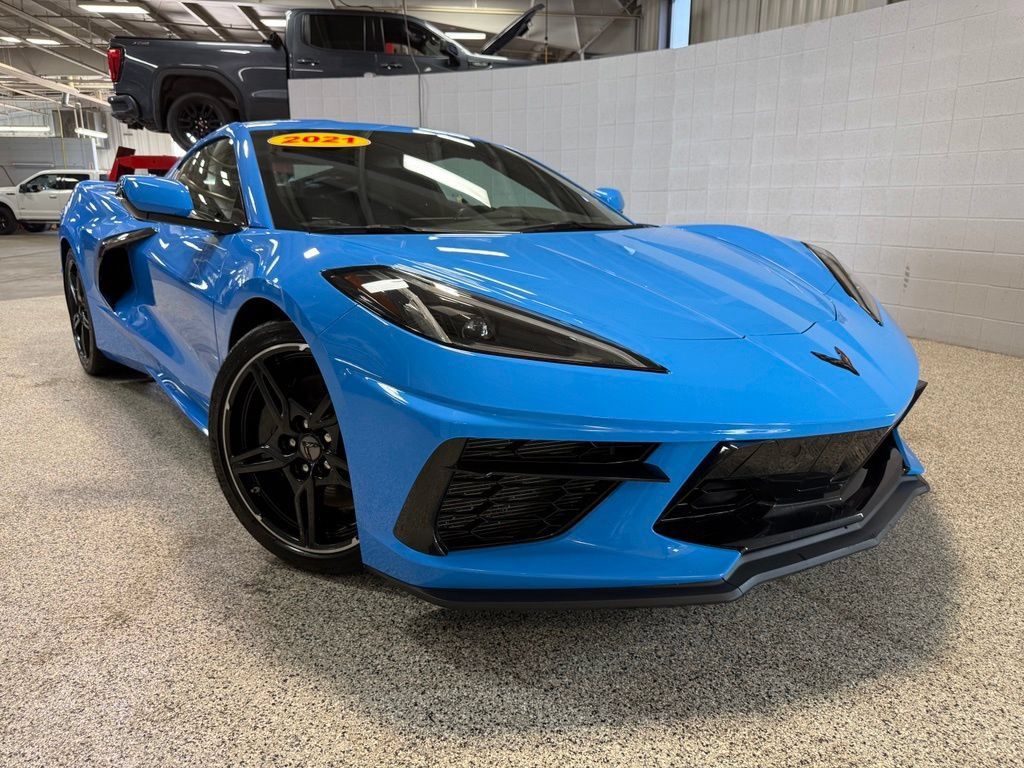 Used 2021 Chevrolet Corvette Stingray Coupe w/ Z51 Performance Package RWD image 1