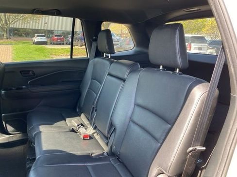 Used 2023 Honda Passport EX-L image 16