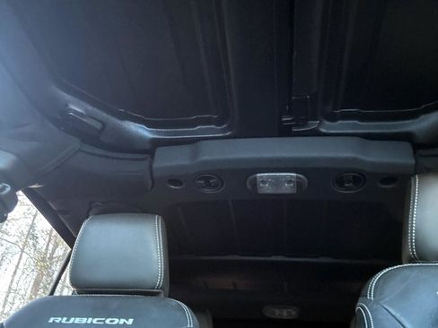 Used 2014 Jeep Wrangler Unlimited Rubicon image 21