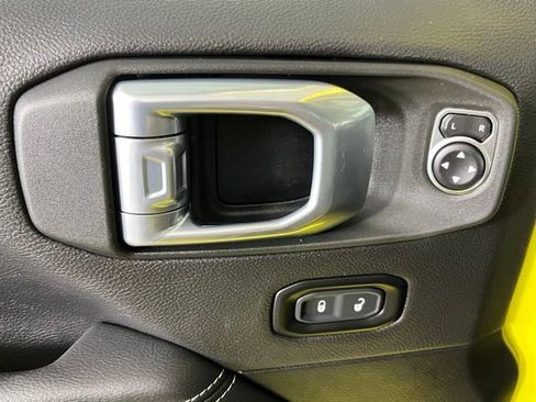 Used 2023 Jeep Wrangler Unlimited Sahara w/ Dual Top Group AWD/4WD image 20