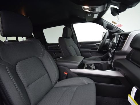 New 2026 RAM 1500 4x4 Crew Cab image 17