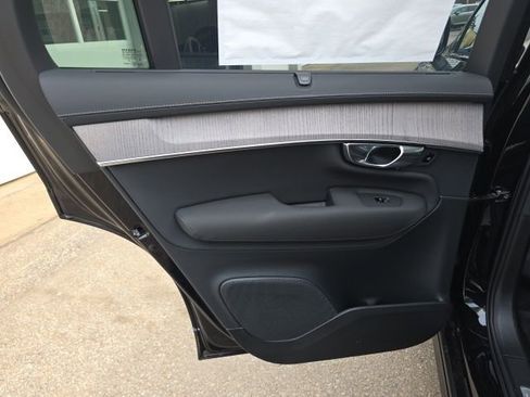 New 2026 Volvo XC90 T8 Ultra w/ Protection Package Premier image 18