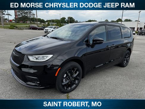 New 2026 Chrysler Pacifica Limited w/ S Appearance Package AWD/4WD image 4
