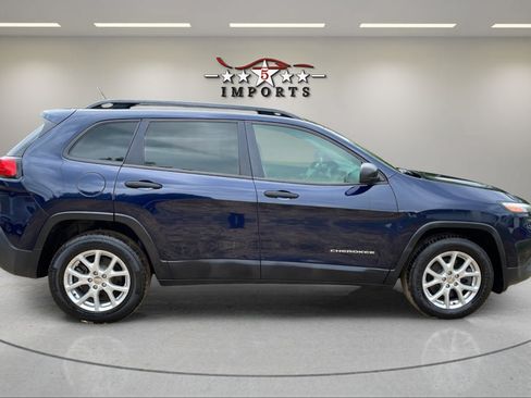 Used 2016 Jeep Cherokee Sport w/ Cold Weather Group AWD/4WD image 6
