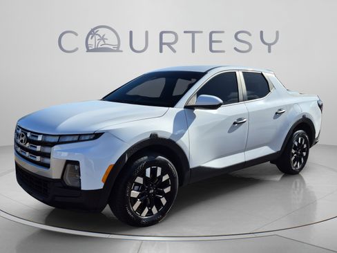 Used 2025 Hyundai Santa Cruz SE FWD image 1