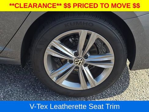 Used 2024 Volkswagen Jetta SE FWD image 33