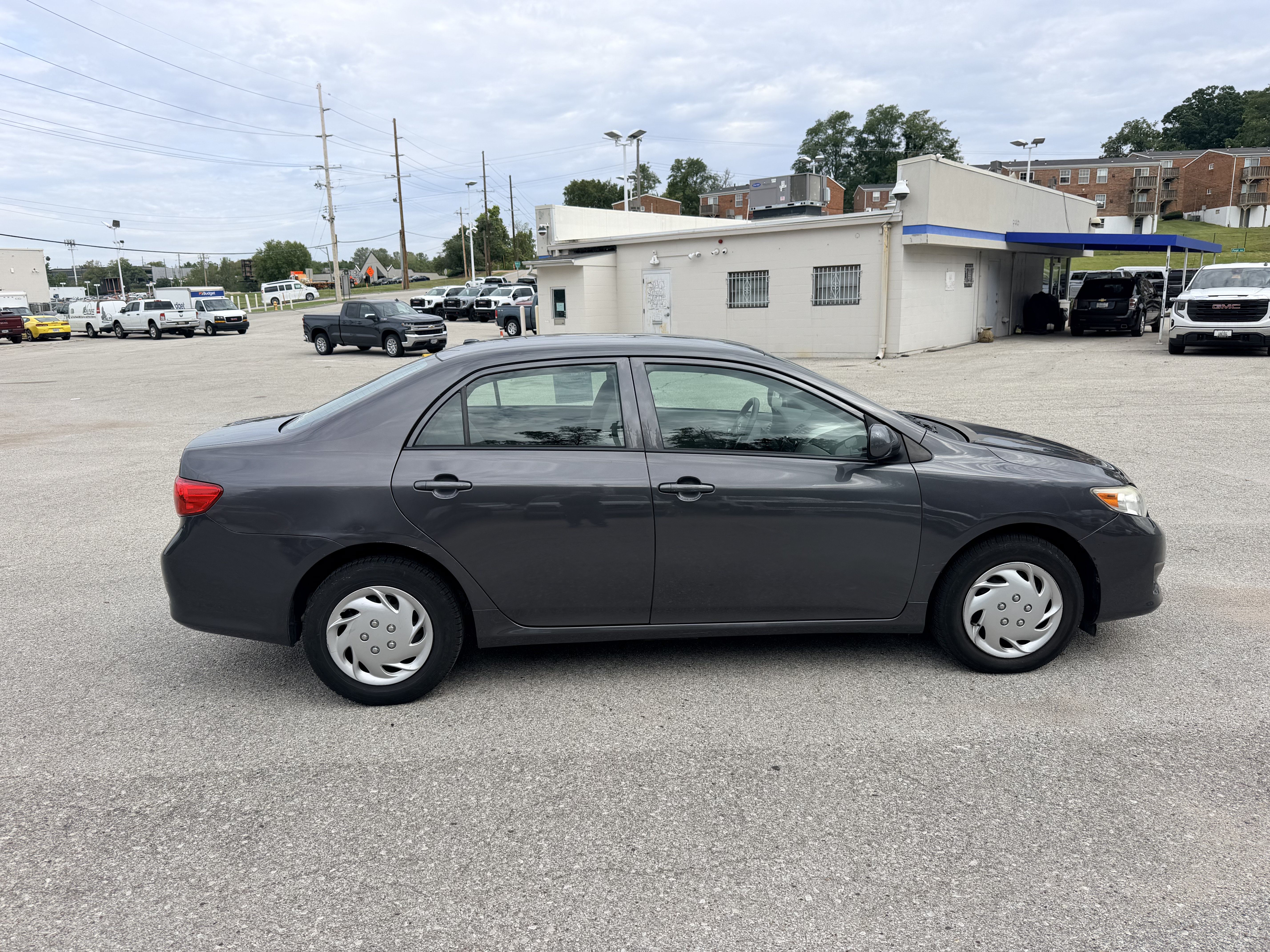Used 2010 Toyota Corolla LE FWD image 6