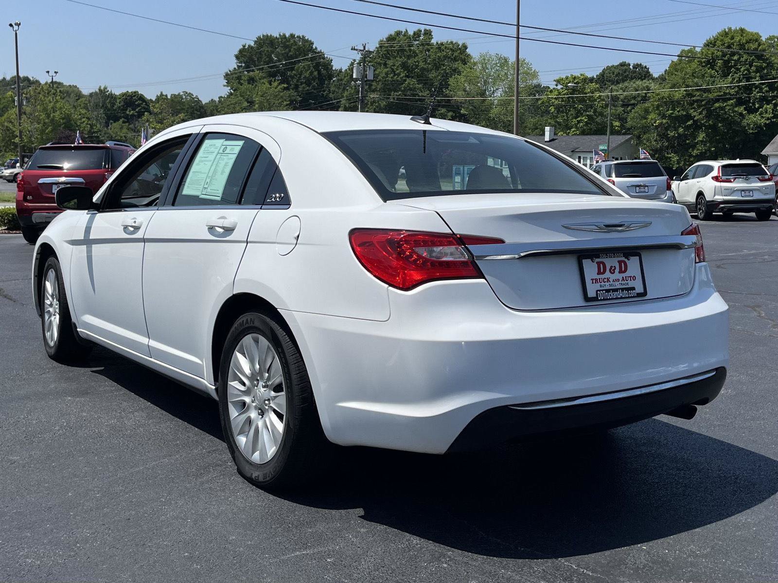 Used 2013 Chrysler 200 LX FWD image 3