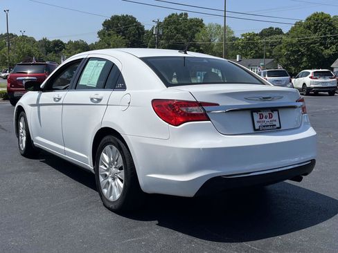 Used 2013 Chrysler 200 LX FWD image 3