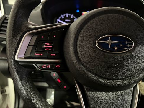 Used 2021 Subaru Crosstrek 2.0i AWD/4WD image 17