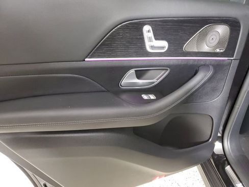 Used 2024 Mercedes-Benz GLS 450 4MATIC image 11