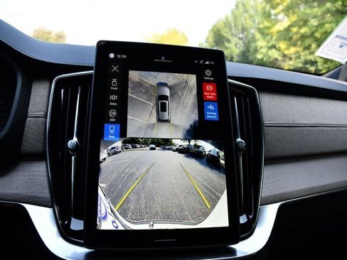 New 2026 Volvo XC90 B6 Plus w/ Protection Package Premier image 14