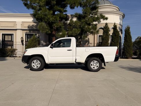 Used 2014 Toyota Tacoma 2WD Regular Cab image 4