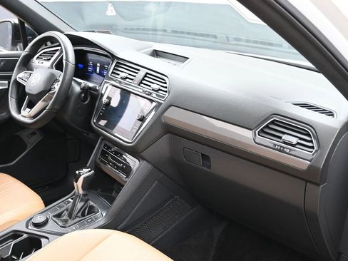 Used 2024 Volkswagen Tiguan SE R-Line AWD/4WD image 37