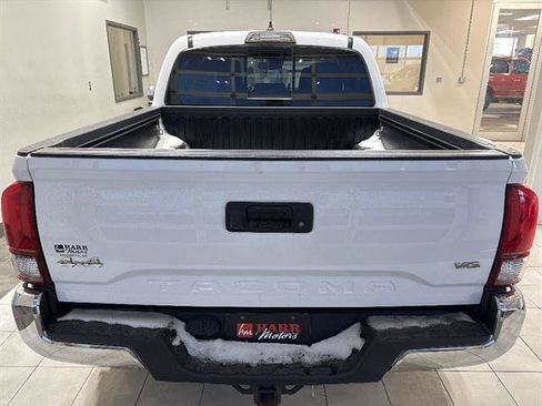 Used 2019 Toyota Tacoma SR5 AWD/4WD image 3