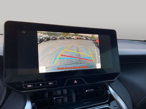 Used 2023 Toyota Venza Nightshade AWD/4WD image 28