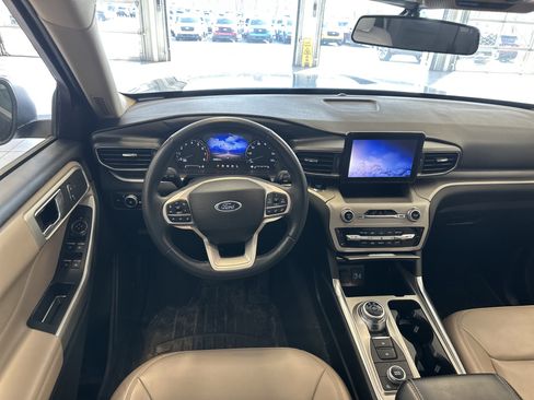 Used 2023 Ford Explorer XLT w/ Equipment Group 202A image 2