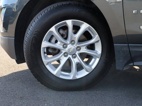 Used 2019 Chevrolet Equinox LT image 3