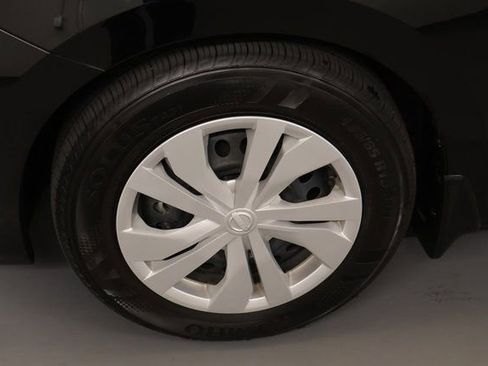 Used 2025 Nissan Versa S w/ Trunk Package image 8