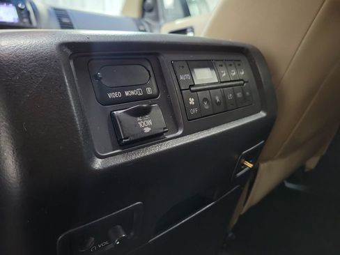 Used 2016 Toyota Sequoia Limited w/ Safety & Convenience Package AWD/4WD image 31