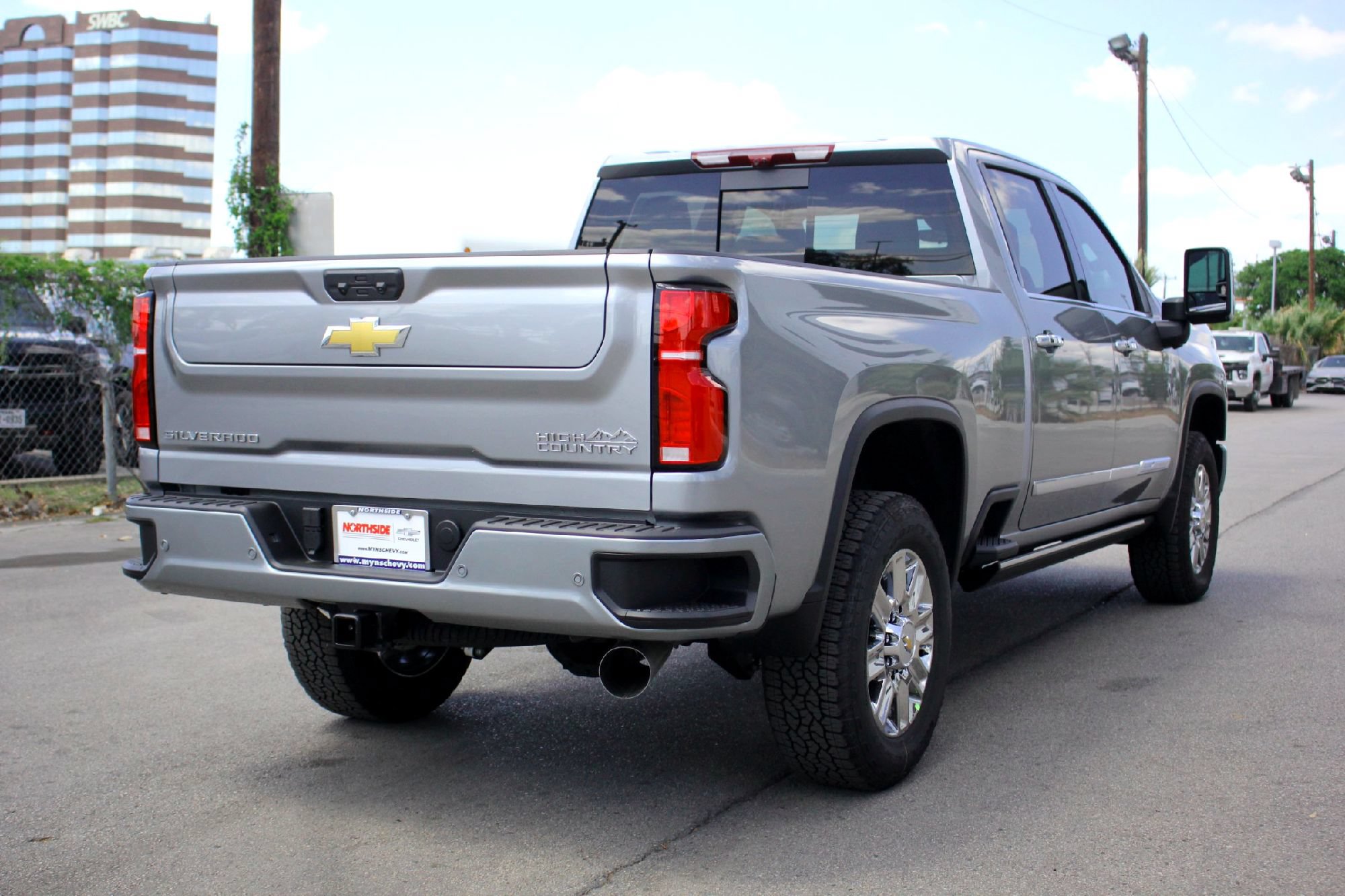 New 2026 Chevrolet Silverado 2500 High Country w/ High Country Premium Package AWD/4WD image 6