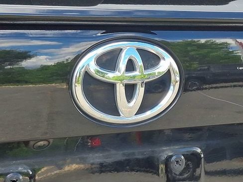 Used 2021 Toyota RAV4 XLE w/ Convenience Package AWD/4WD image 27