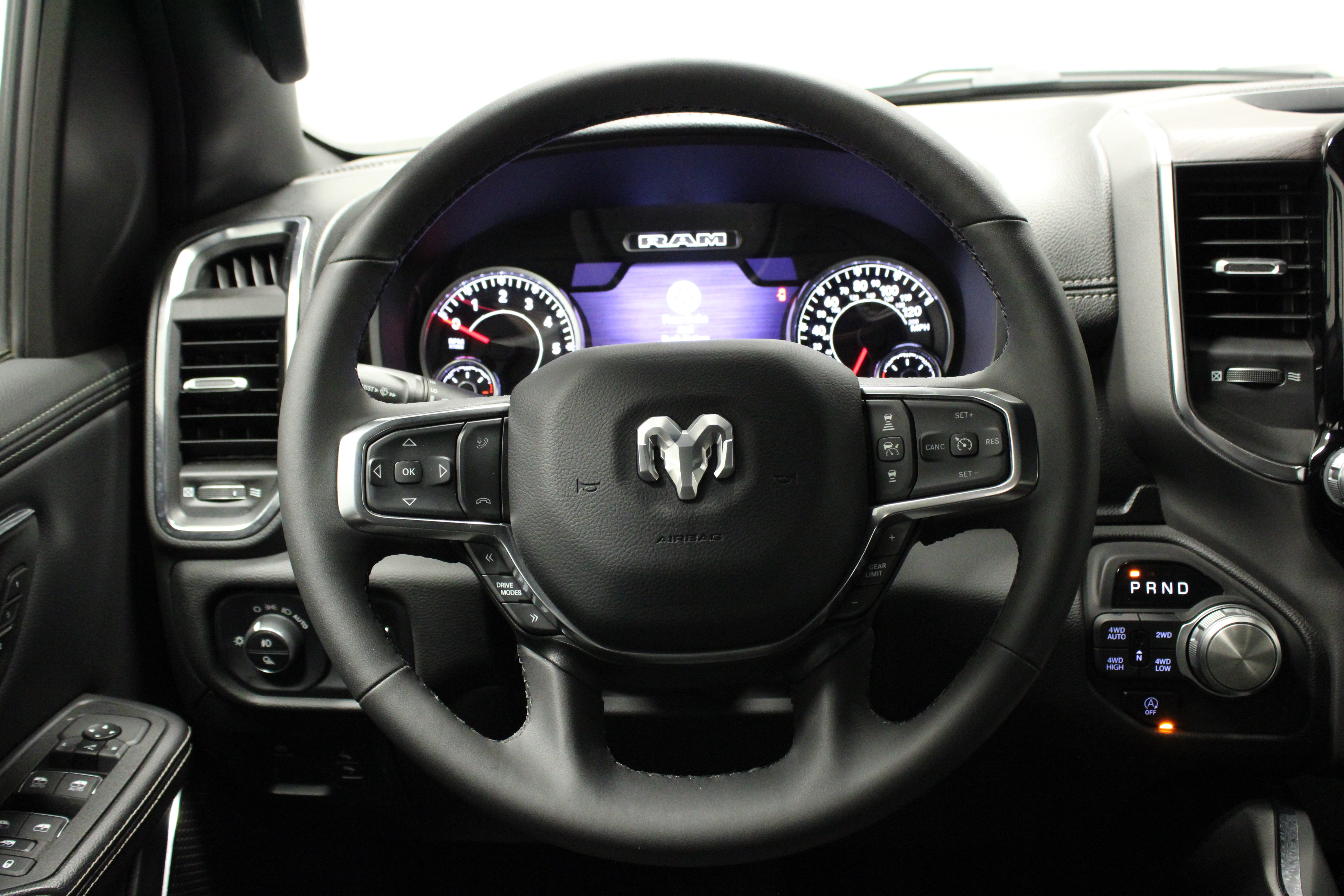 Used 2025 RAM 1500 Laramie AWD/4WD image 23