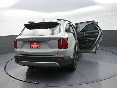 Used 2022 Kia Sorento SX Prestige image 41