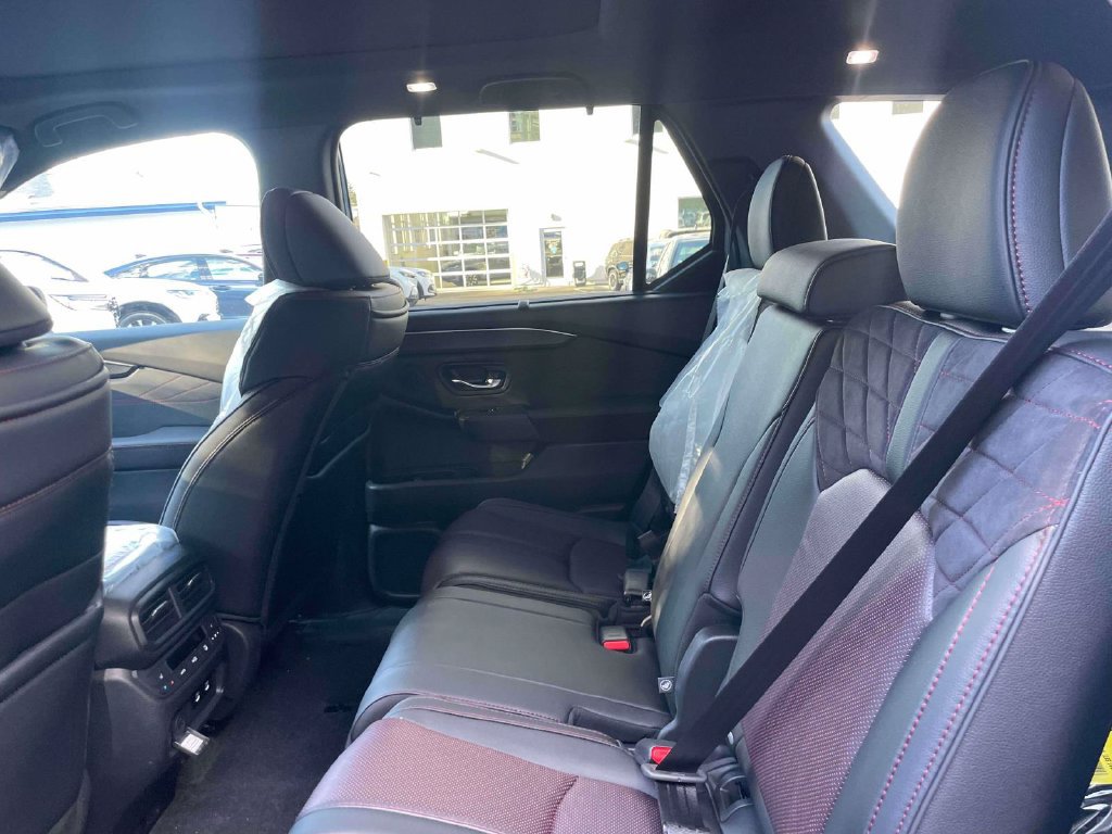 New 2026 Honda Pilot Black Edition image 11