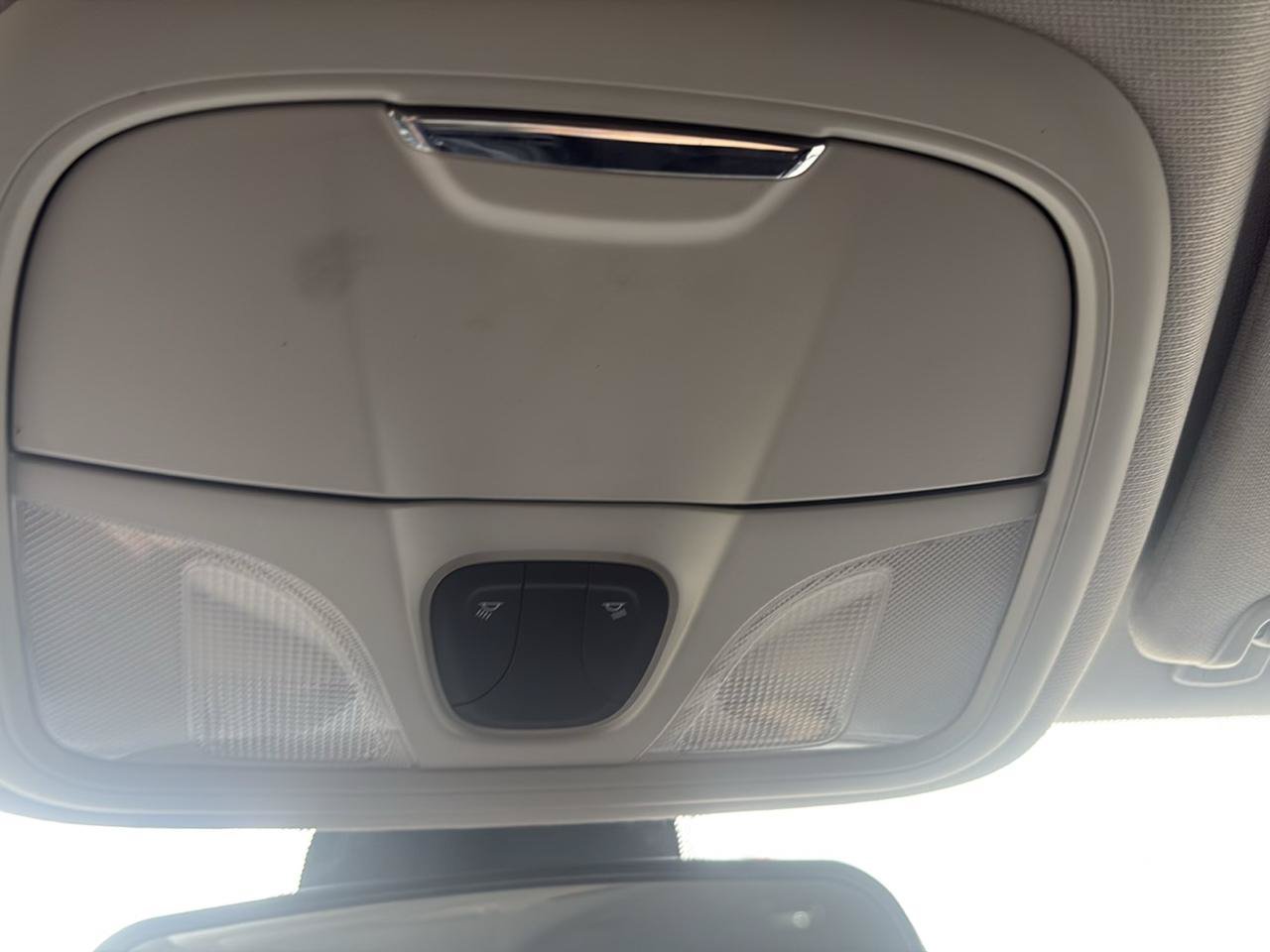 Used 2020 Jeep Cherokee Latitude FWD image 23