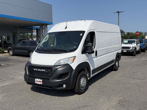 Used 2024 RAM ProMaster 2500 w/ Convenience Group FWD image 6