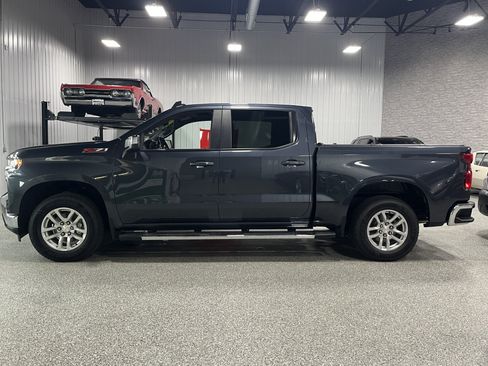 Certified 2022 Chevrolet Silverado 1500 LT w/ Z71 Off-Road Package AWD/4WD image 2