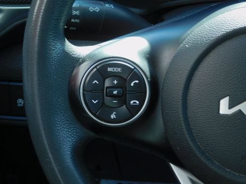 Used 2022 Kia Soul LX image 25