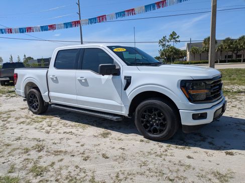 Used 2024 Ford F150 XLT w/ XLT Black Appearance Package RWD image 2