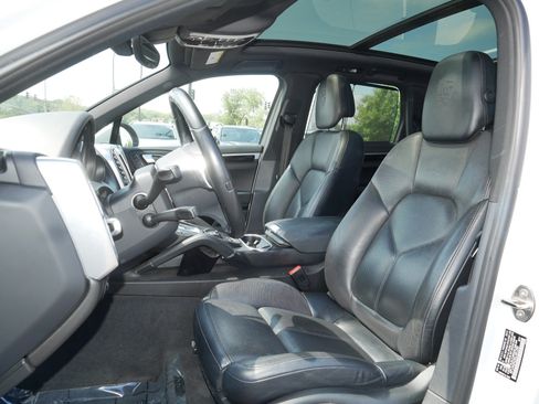 Used 2014 Porsche Cayenne Platinum Edition AWD/4WD image 14