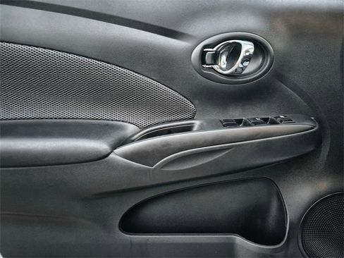 Used 2017 Nissan Versa SV image 13