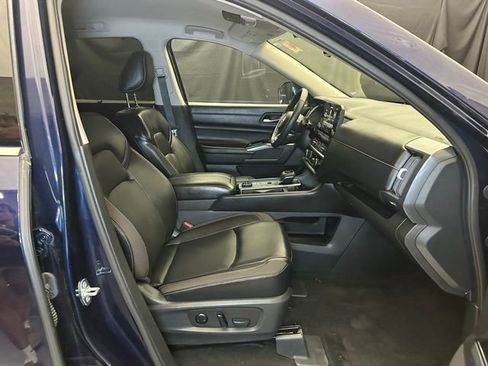 Used 2023 Nissan Pathfinder SL AWD/4WD image 15