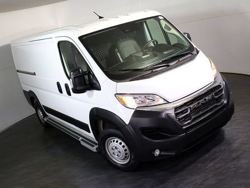 Used 2025 RAM ProMaster 2500 w/ U-Haul Equipment Group FWD image 7