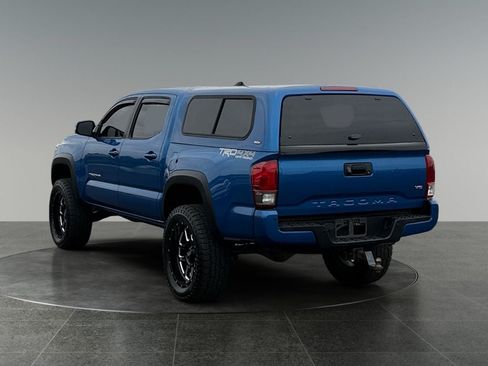 Used 2016 Toyota Tacoma TRD Off-Road w/ Premium & Technology Package AWD/4WD image 7