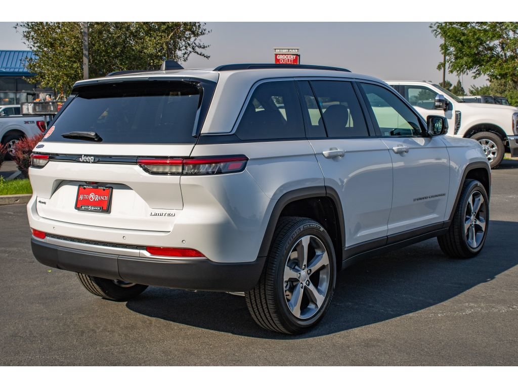 New 2026 Jeep Grand Cherokee Limited AWD/4WD image 8