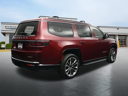 Used 2023 Jeep Wagoneer Series II w/ Premium Group I AWD/4WD image 5