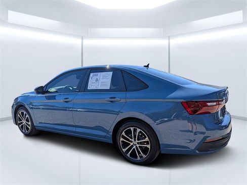 Certified 2025 Volkswagen Jetta Sport image 5