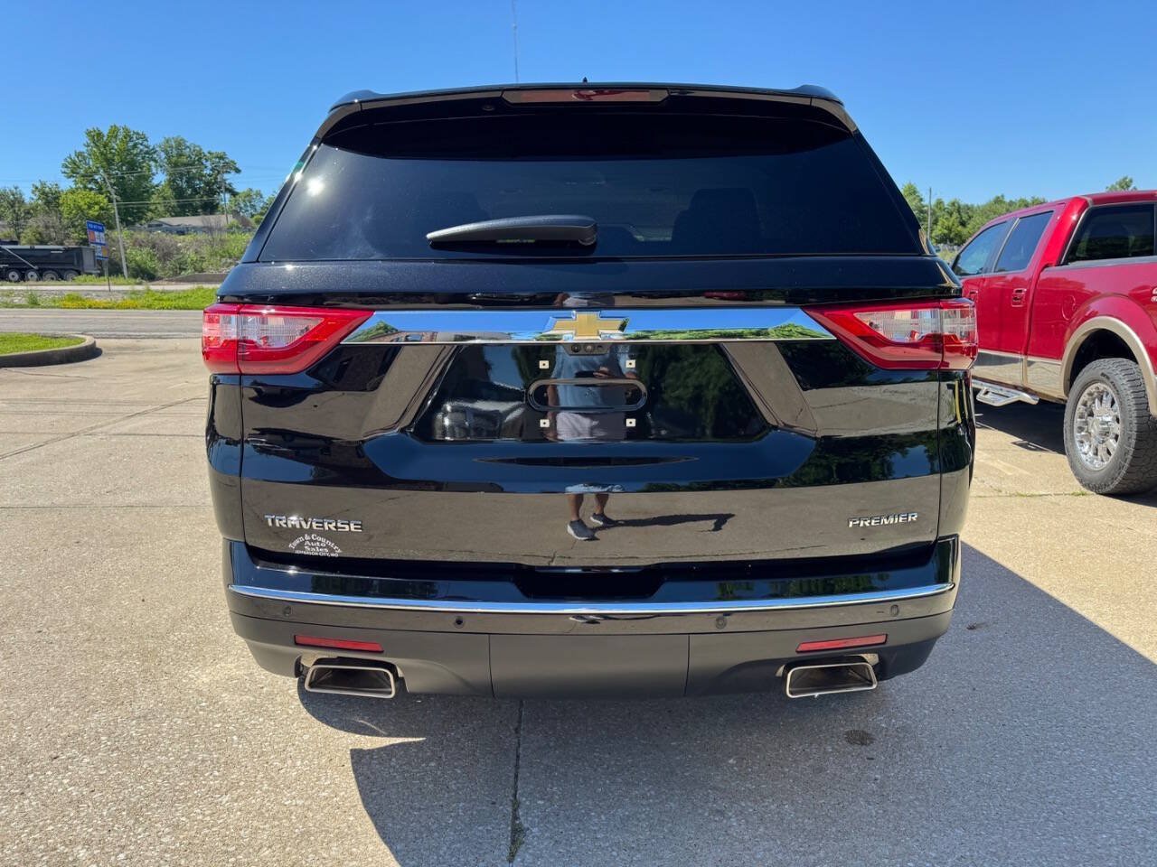 Used 2019 Chevrolet Traverse Premier w/ Driver Confidence II Package FWD image 8