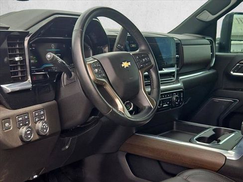 Used 2024 Chevrolet Silverado 2500 High Country AWD/4WD image 10