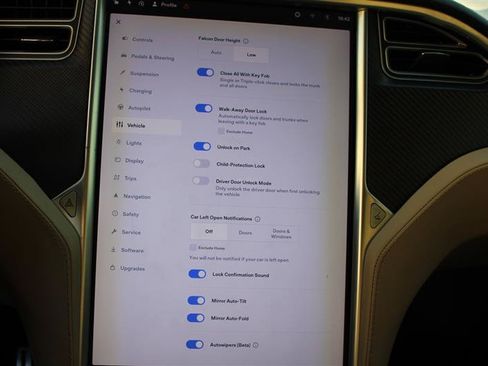 Used 2016 Tesla Model X 75D AWD/4WD image 19