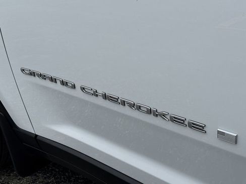 New 2025 Jeep Grand Cherokee Laredo X w/ Trailer Tow Package AWD/4WD image 6